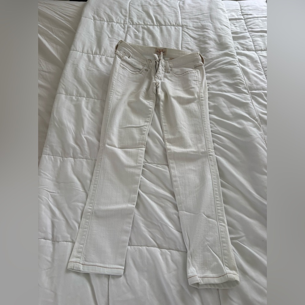 Frankie B. Classic White Denim